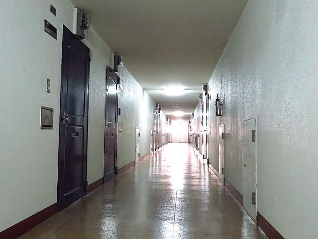 秀和恵比寿レジデンス　共用廊下