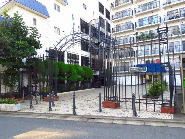 秀和恵比寿レジデンス　エントランス