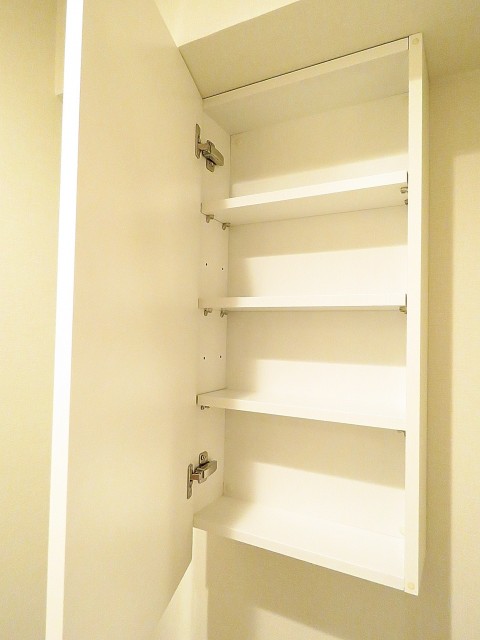 ミオカステーロ目黒都立大Ⅱ　トイレ収納