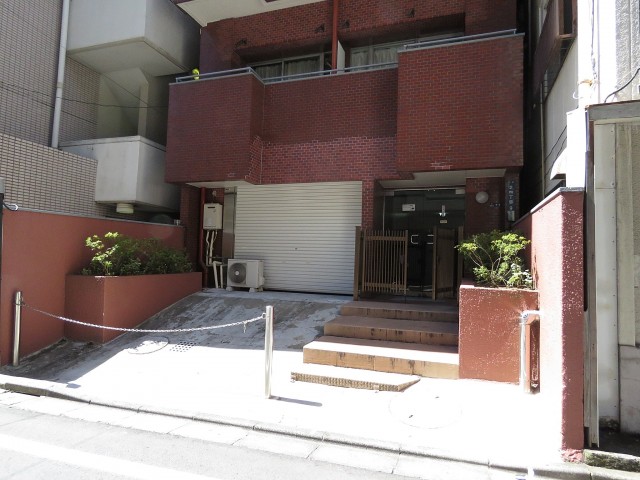 ワコー三田マンション　エントランス