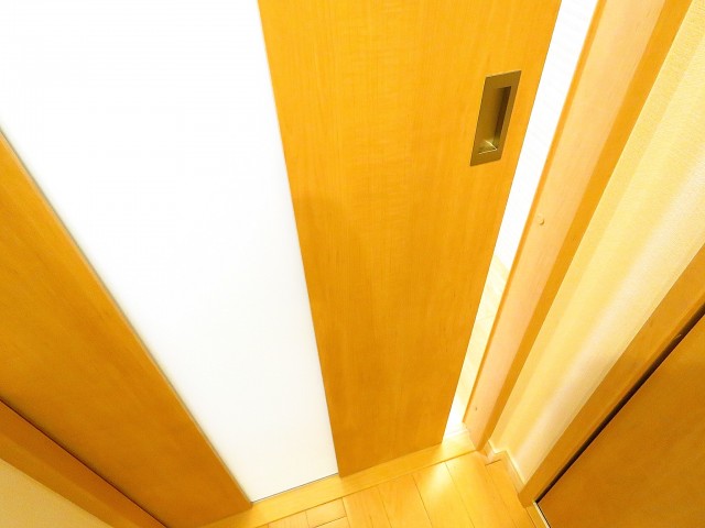 日商岩井第2玉川台マンション　ダイニングキッチン扉