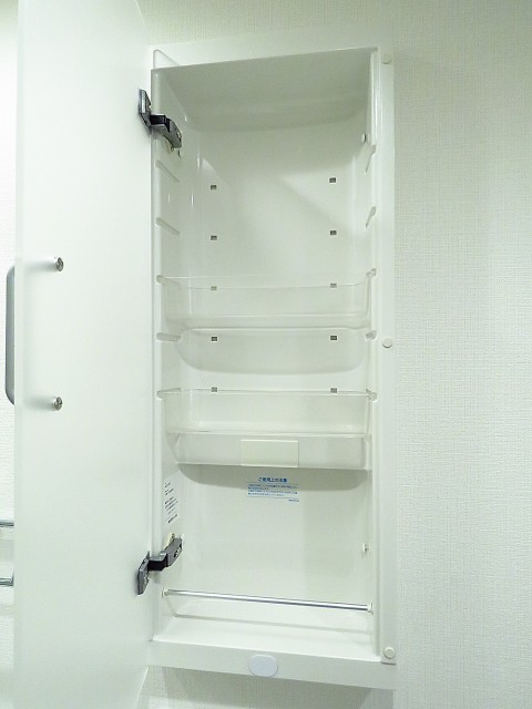 マリンシティダイヤモンドパレス　洗面化粧台横キャビネット