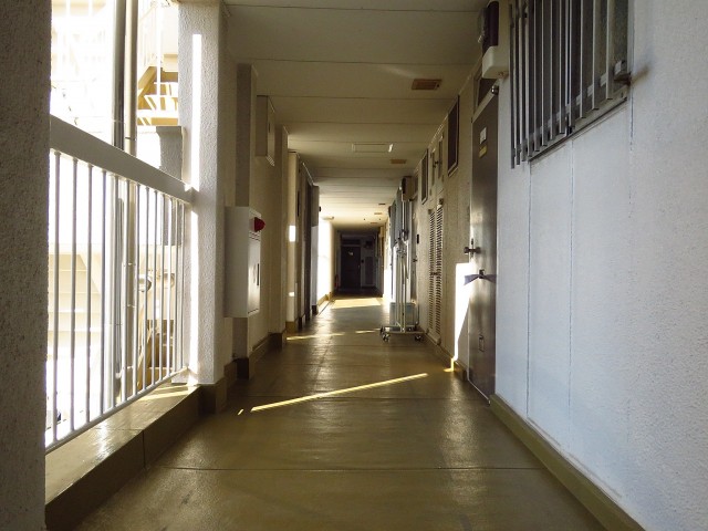 東山コーポラス　共用廊下