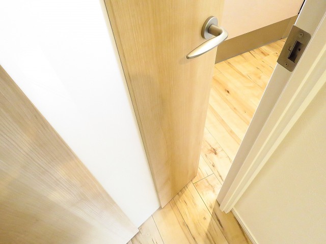 マンション御殿山　LDK扉