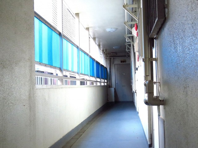自由ヶ丘第七コーポ　共用廊下