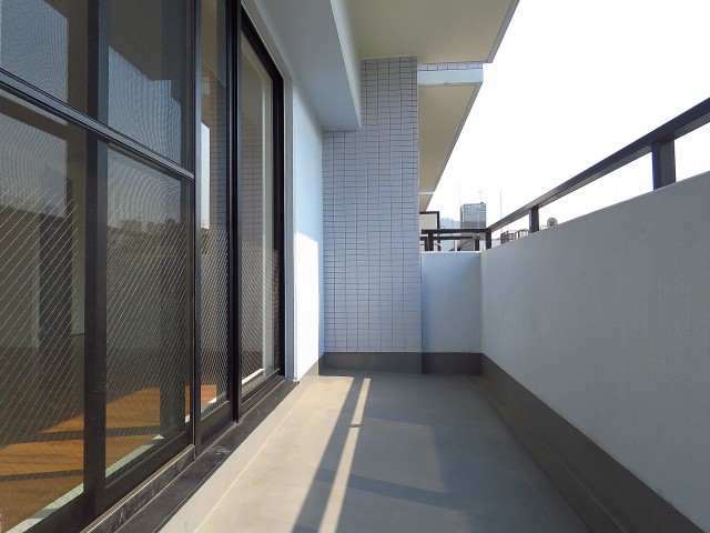 藤和ハイタウン上野　リビング側バルコニー