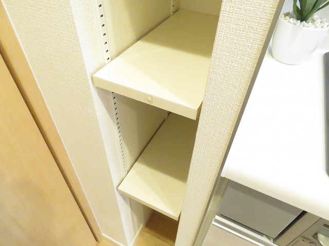 上馬マンション　収納棚