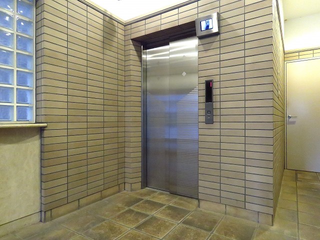 朝日シティパリオ島津山　エレベーター
