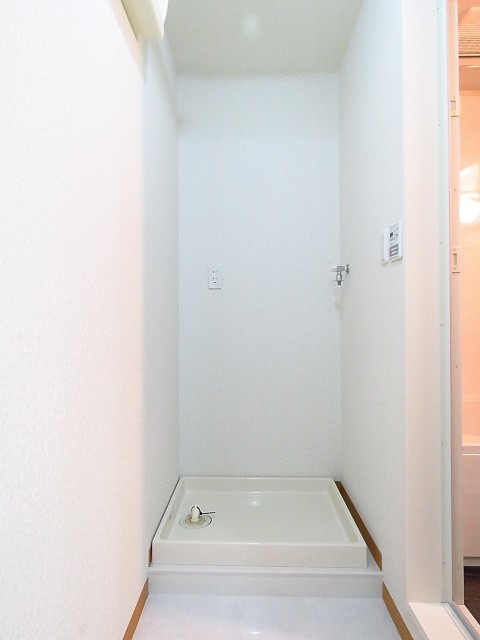 朝日シティパリオ島津山　洗濯機置場