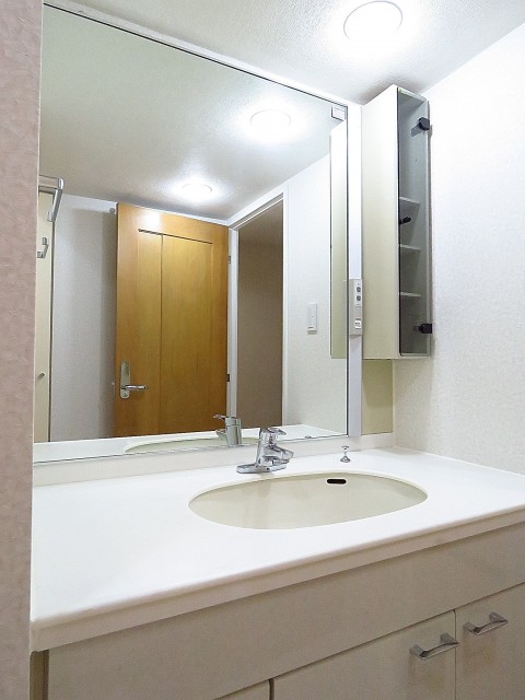 朝日シティパリオ島津山　洗面化粧台