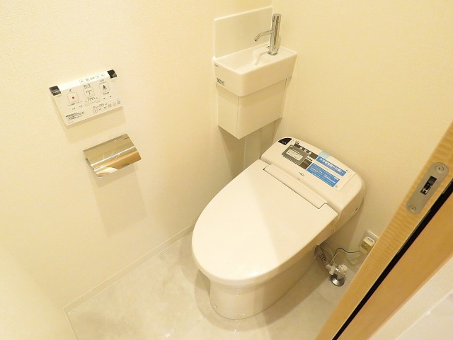 西池袋ローヤルコーポ　ウォシュレット付きトイレ