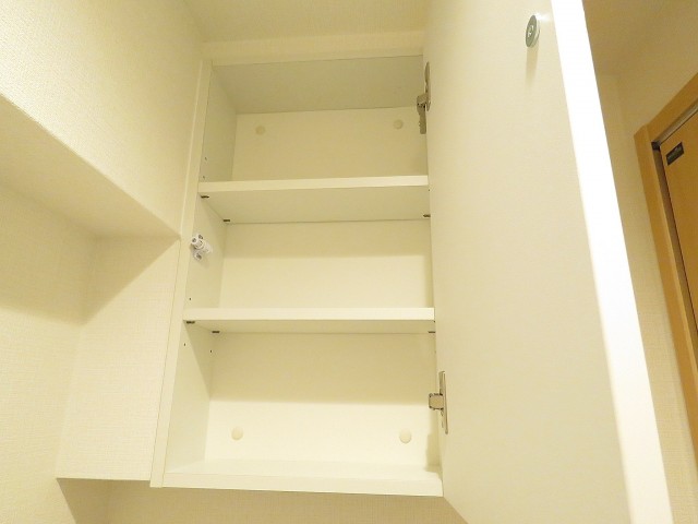 西池袋ローヤルコーポ　トイレ収納
