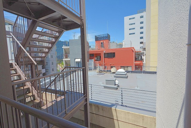 ネオハイツ田町　外観～内廊下