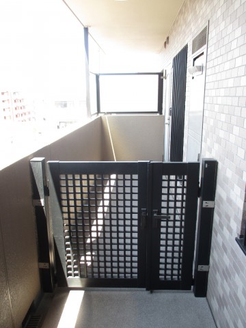 ライオンズプラザ石川台　1玄関ポーチ