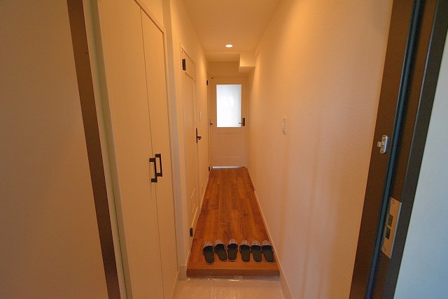 第三宮庭マンション４０５号室 廊下 (1)