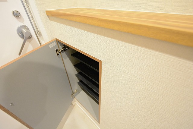 明大前フラワーマンション 玄関