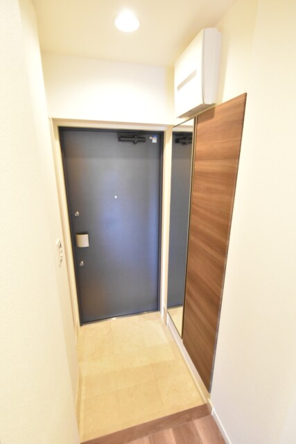 エム・ブランド新宿戸山公園 玄関