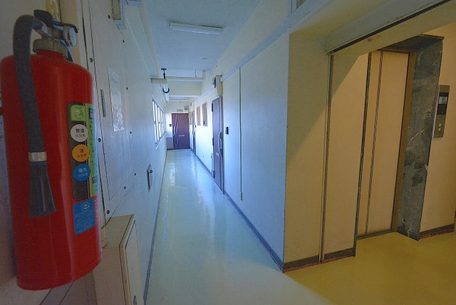 第三宮庭マンション４０５号室 内廊