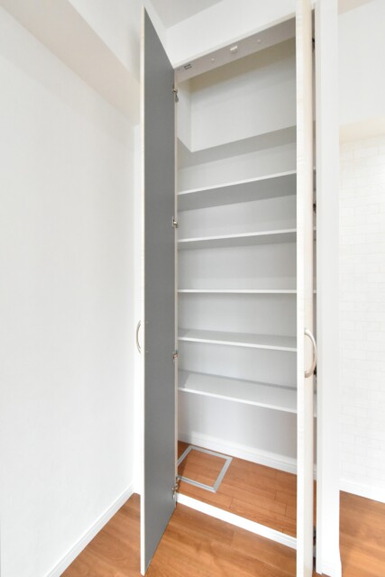 ニューステイトメナー 洋室