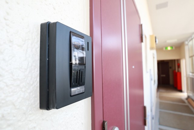 成宗マンション 玄関前 廊下