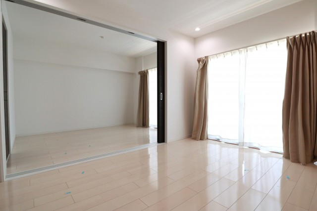 成宗マンション リビングダイニング