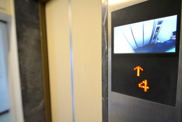 第三宮庭マンション４０５号室 内廊下