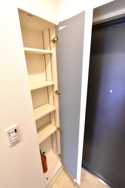 エム・ブランド新宿戸山公園 玄関