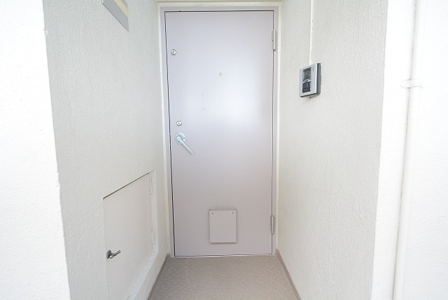 明大前フラワーマンション 玄関