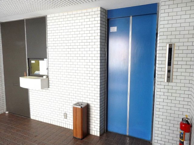 秀和祖師谷大蔵レジデンス　エレベーター