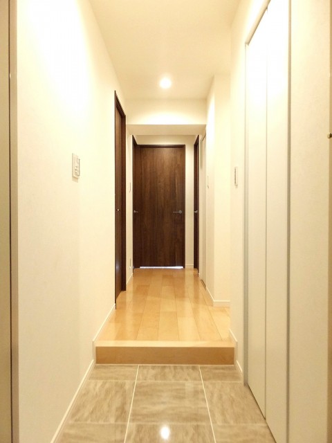 アイタウン・レピア　玄関