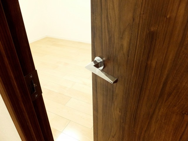 アイタウン・レピア　サービスルームドア