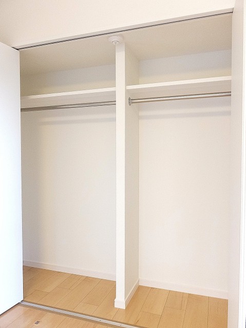 アイタウン・レピア　8.6帖洋室クローゼット