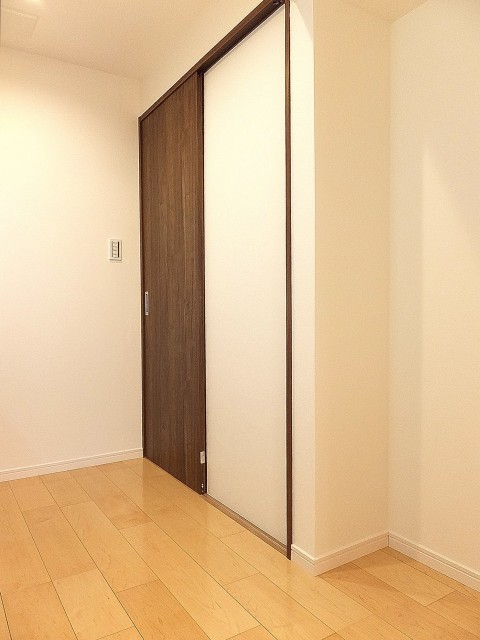 アイタウン・レピア　キッチン廊下側入口