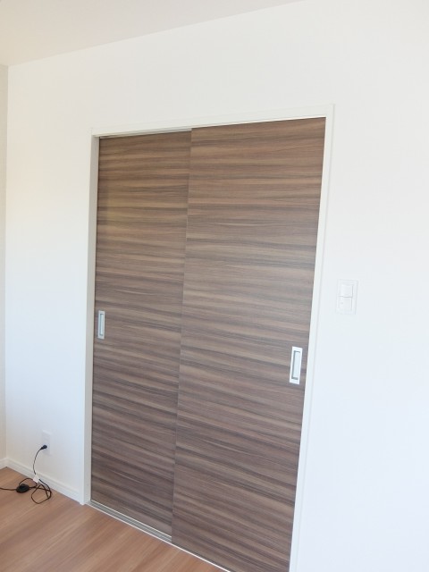 成城マンション　洋室収納