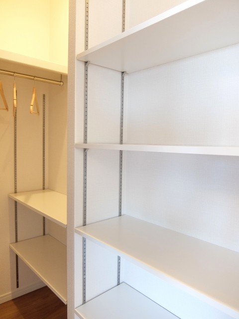 成城マンション　洋室収納