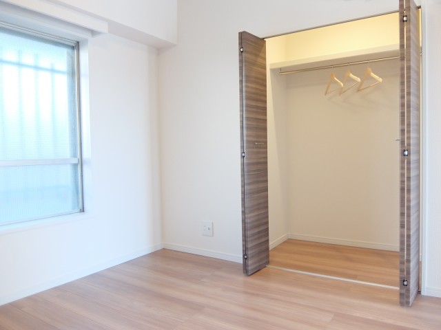 成城マンション　洋室収納