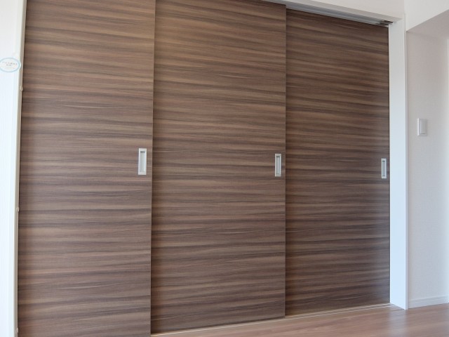 成城マンション　リビング引戸