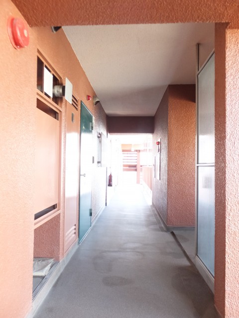 日興パレス大森　共用廊下