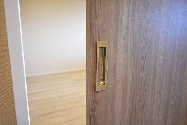 ガーデン堀ノ内住宅　洋室①ドア