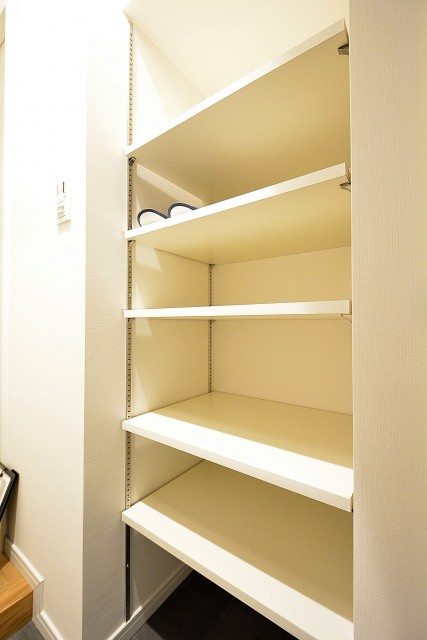 中野永谷マンション　シューズBOX