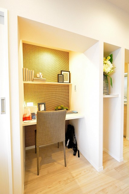 ガーデン堀ノ内住宅　LDKデスク