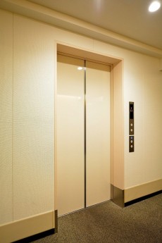 ニューステイトメナー　エレベーター