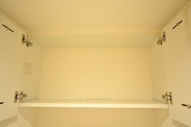 ニューステイトメナー　トイレ吊戸棚