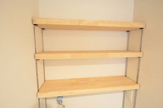 パラスト千歳船橋　ランドリースペースの棚