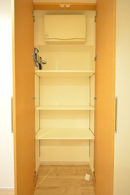 クリオ上北沢　LDK収納