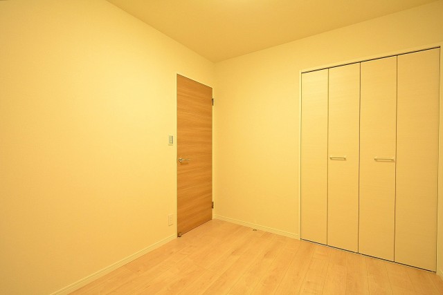 東中野パークマンション　5.6帖洋室