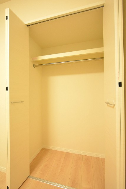 東中野パークマンション　5.6帖洋室のクローゼット