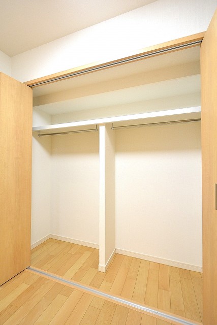 ニューステイトメナー　5.6帖の洋室クローゼット