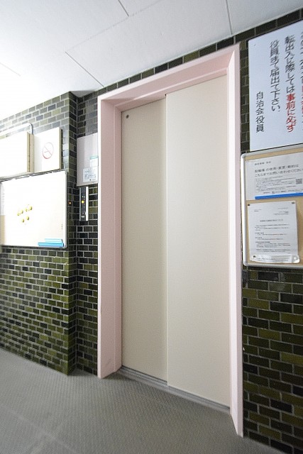 代々木コーポラス　エレベーター