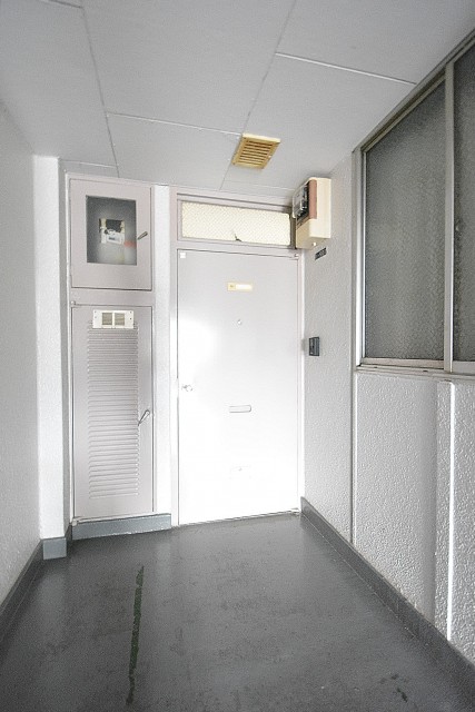 代々木コーポラス　共用廊下玄関